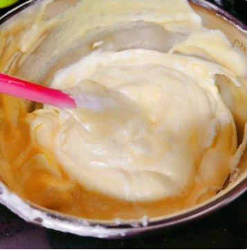 簡約款小清新奶油蛋糕，簡單易做，好吃又好看